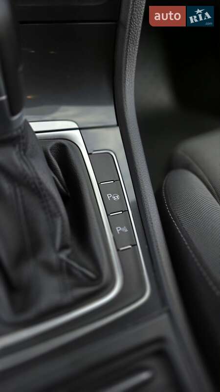 Універсал Volkswagen Golf 2017 в Кропивницькому