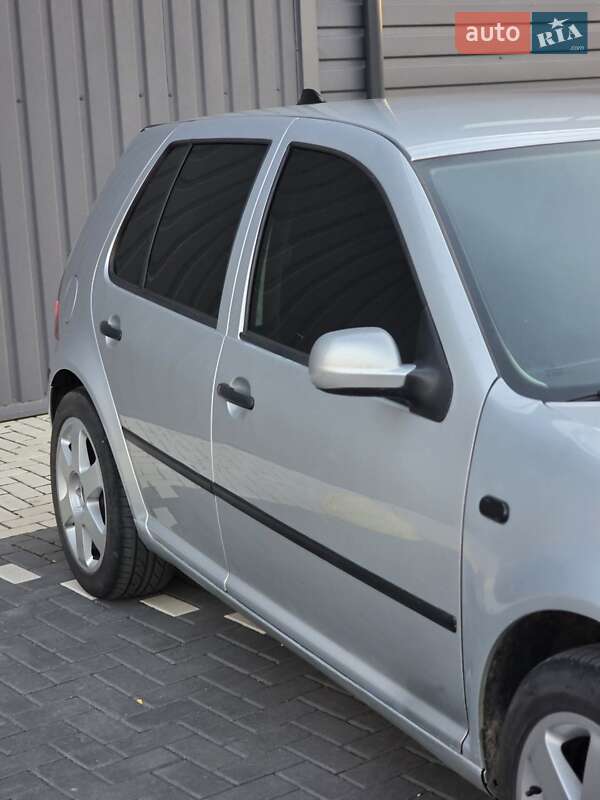 Хетчбек Volkswagen Golf 2000 в Кропивницькому
