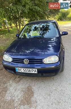 Хэтчбек Volkswagen Golf 2003 в Львове