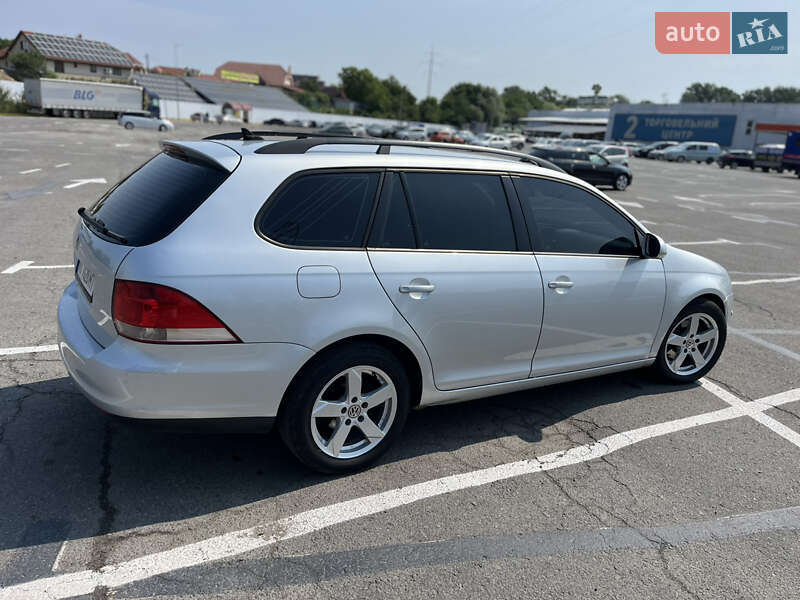 Универсал Volkswagen Golf 2009 в Ужгороде