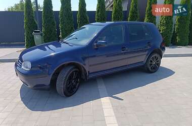 Хетчбек Volkswagen Golf 2001 в 