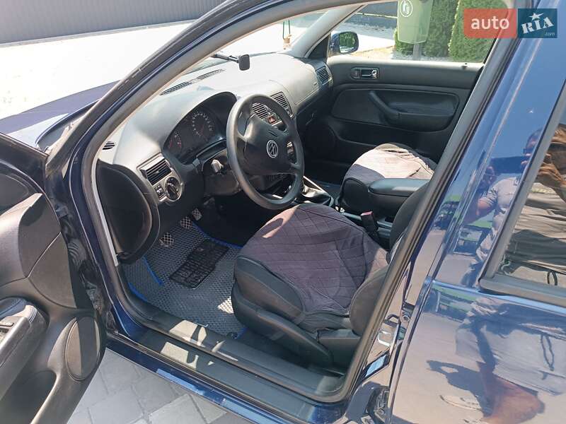 Хэтчбек Volkswagen Golf 2001 в Каменец-Подольском