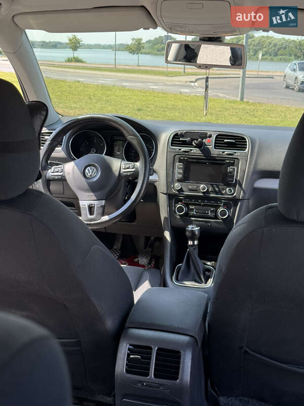 Хэтчбек Volkswagen Golf 2009 в Виннице