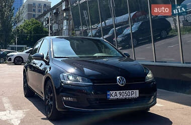 Хэтчбек Volkswagen Golf 2015 в Киеве