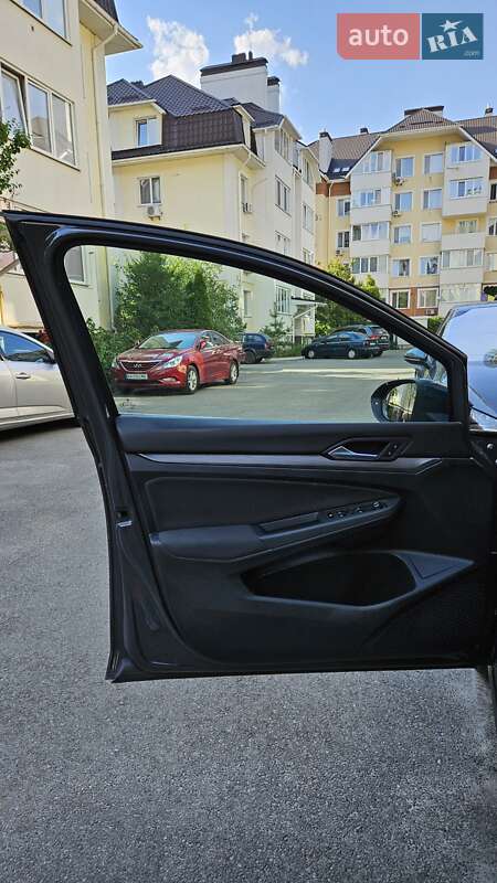 Универсал Volkswagen Golf 2021 в Киеве