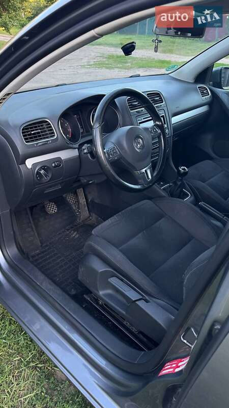 Хэтчбек Volkswagen Golf 2009 в Кролевце