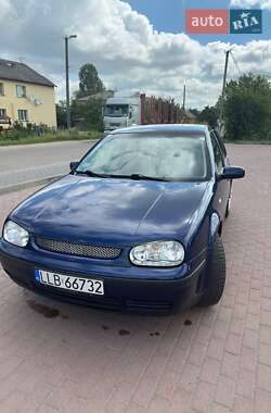Хэтчбек Volkswagen Golf 2003 в Рокитном