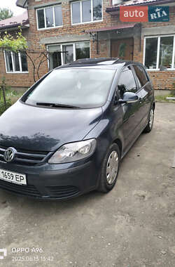 Хэтчбек Volkswagen Golf 2005 в Тернополе
