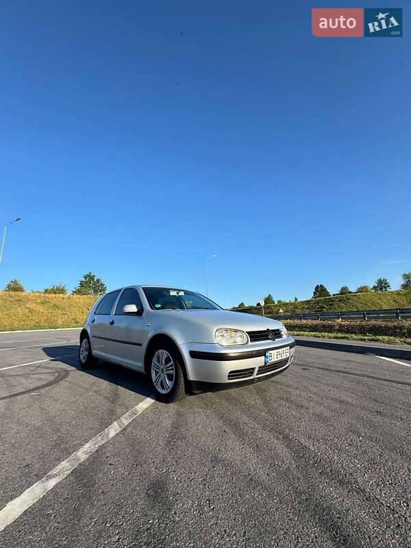 Хэтчбек Volkswagen Golf 2000 в Полтаве