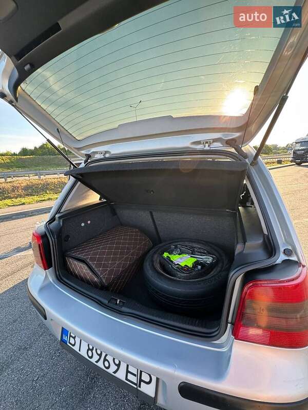Хэтчбек Volkswagen Golf 2000 в Полтаве
