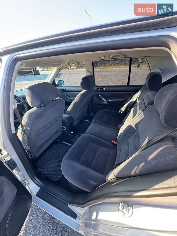 Хэтчбек Volkswagen Golf 2000 в Полтаве