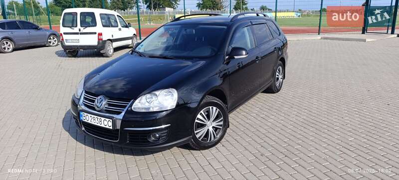 Универсал Volkswagen Golf 2009 в Бучаче