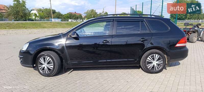 Универсал Volkswagen Golf 2009 в Бучаче