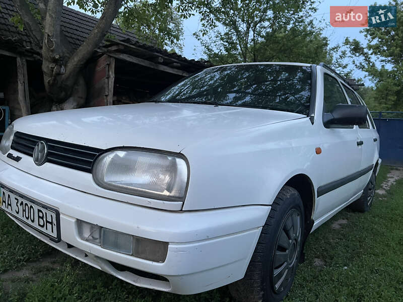 Універсал Volkswagen Golf 1996 в Срібному