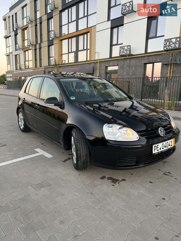 Хэтчбек Volkswagen Golf 2006 в Луцке