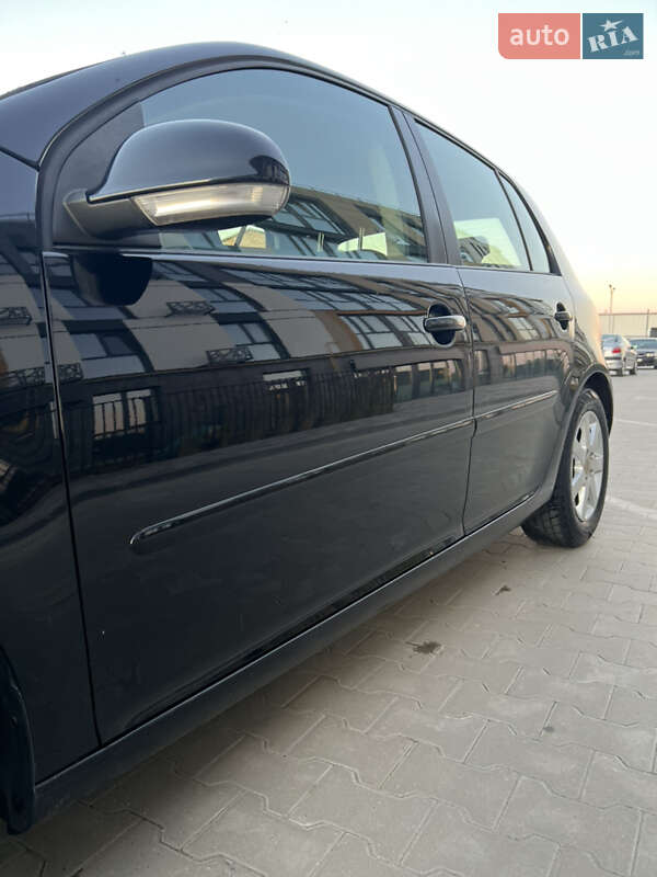 Хэтчбек Volkswagen Golf 2006 в Луцке
