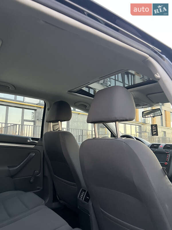 Хэтчбек Volkswagen Golf 2006 в Луцке
