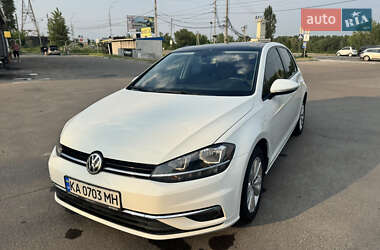 Хэтчбек Volkswagen Golf 2017 в Вышгороде