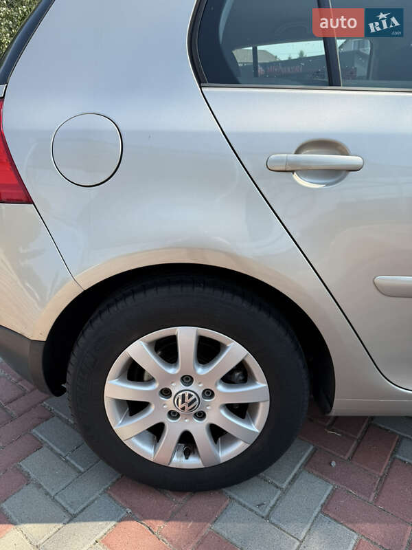 Хетчбек Volkswagen Golf 2005 в Білій Церкві