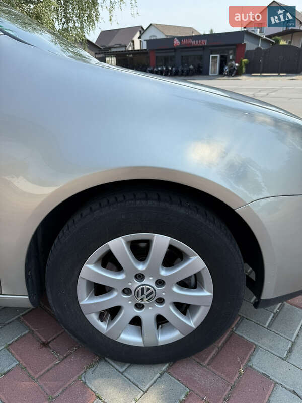Хетчбек Volkswagen Golf 2005 в Білій Церкві