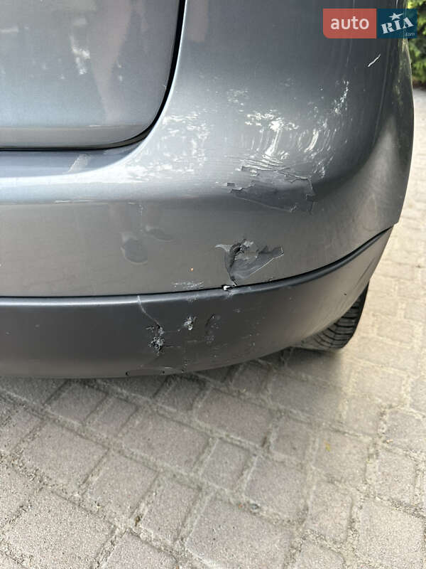 Хэтчбек Volkswagen Golf 2004 в Надворной
