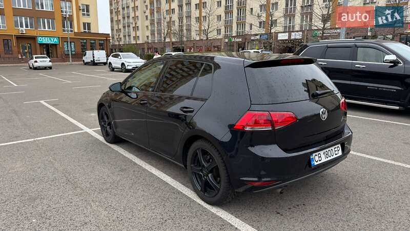 Хетчбек Volkswagen Golf 2014 в Чернігові
