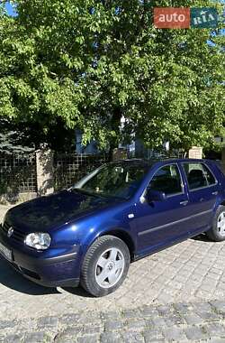 Хэтчбек Volkswagen Golf 2000 в Хотине