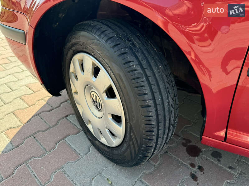 Универсал Volkswagen Golf 2002 в Львове