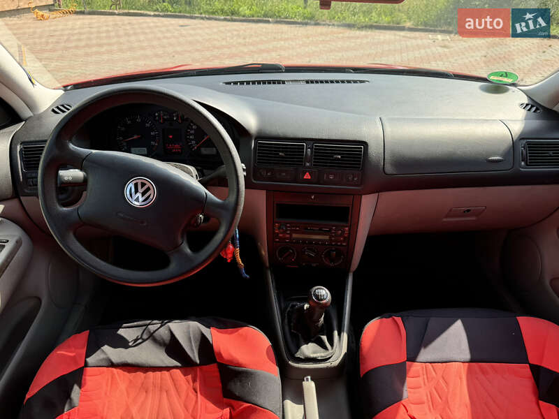 Универсал Volkswagen Golf 2002 в Львове