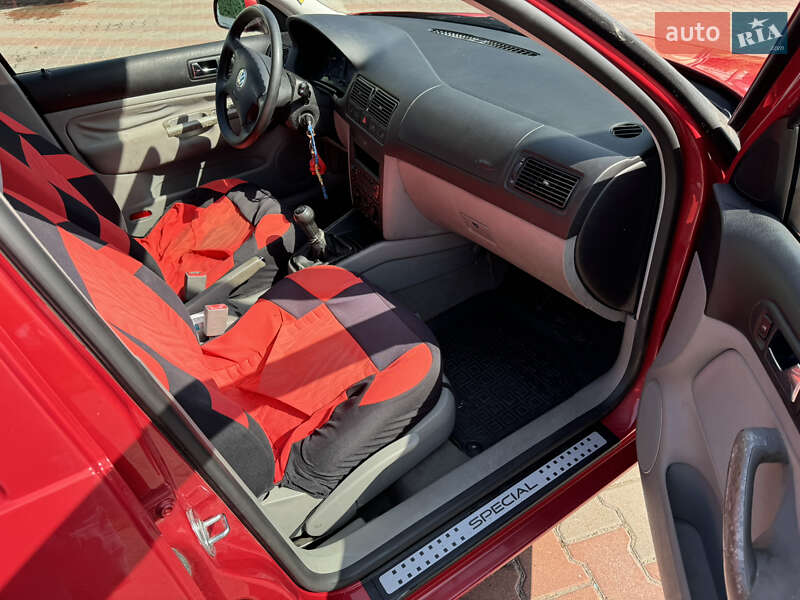 Универсал Volkswagen Golf 2002 в Львове
