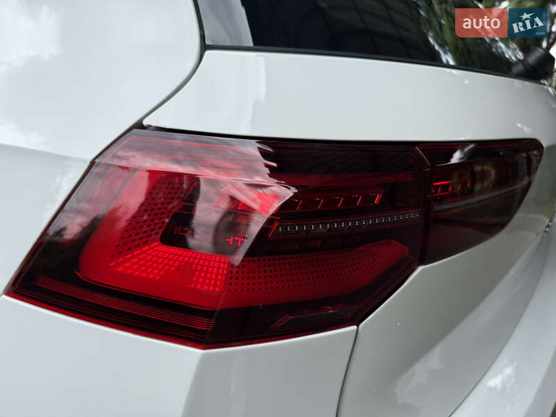 Хетчбек Volkswagen Golf 2022 в Павлограді