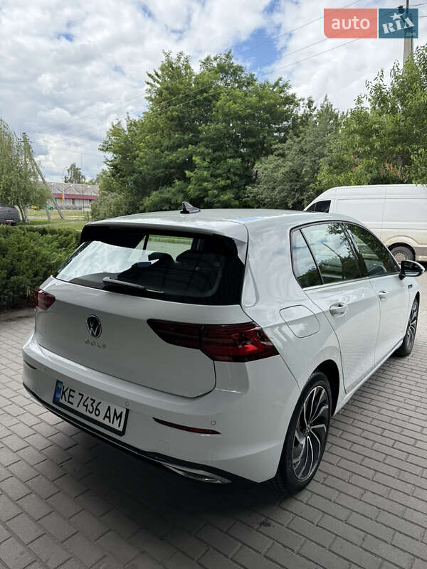 Хетчбек Volkswagen Golf 2022 в Павлограді