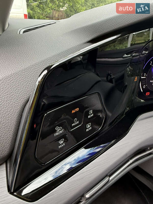 Хетчбек Volkswagen Golf 2022 в Павлограді