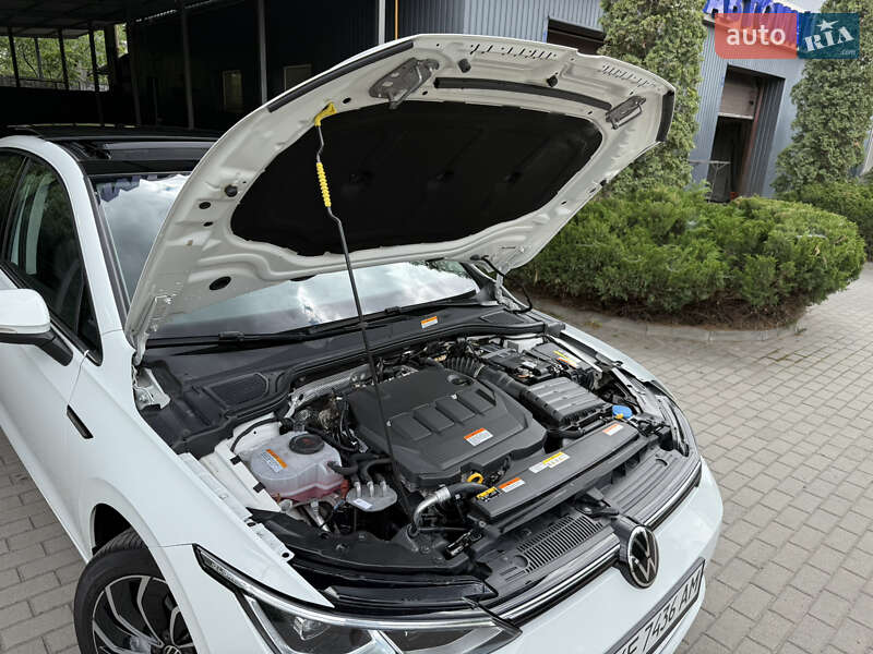 Хетчбек Volkswagen Golf 2022 в Павлограді