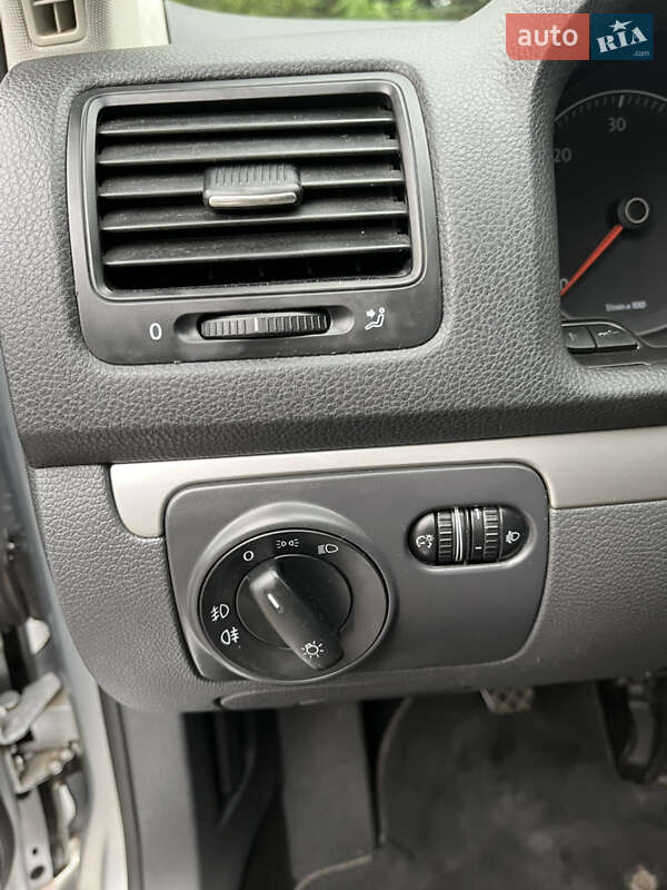 Універсал Volkswagen Golf 2008 в Рівному