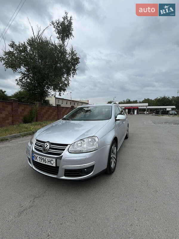 Універсал Volkswagen Golf 2008 в Рівному