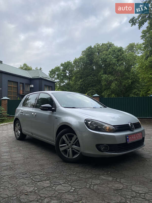 Хэтчбек Volkswagen Golf 2012 в Любешове