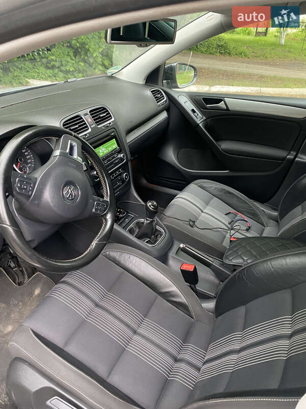 Хэтчбек Volkswagen Golf 2012 в Любешове