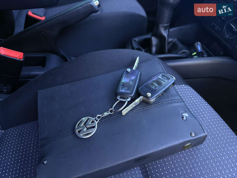 Універсал Volkswagen Golf 2001 в Мені