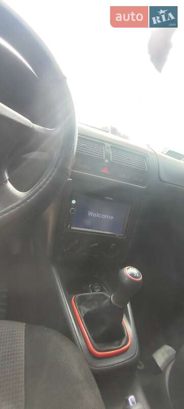 Хетчбек Volkswagen Golf 2000 в Коростені