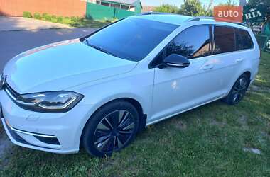 Універсал Volkswagen Golf 2017 в Сумах