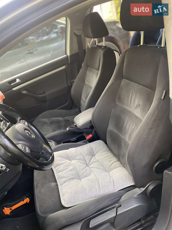 Універсал Volkswagen Golf 2011 в Львові