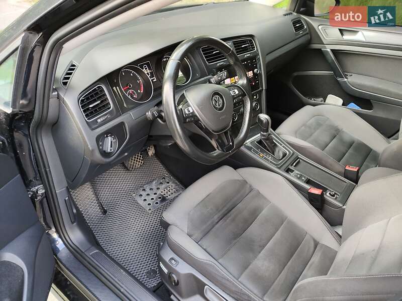 Универсал Volkswagen Golf 2017 в Бородянке
