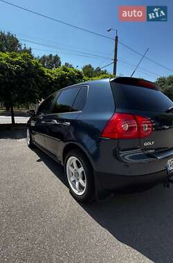 Хетчбек Volkswagen Golf 2009 в Дніпрі