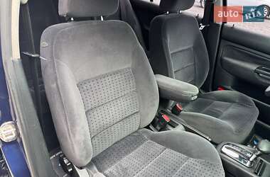 Хетчбек Volkswagen Golf 1998 в 