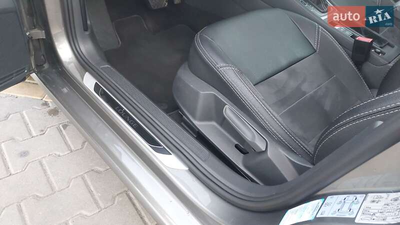 Універсал Volkswagen Golf 2015 в Києві