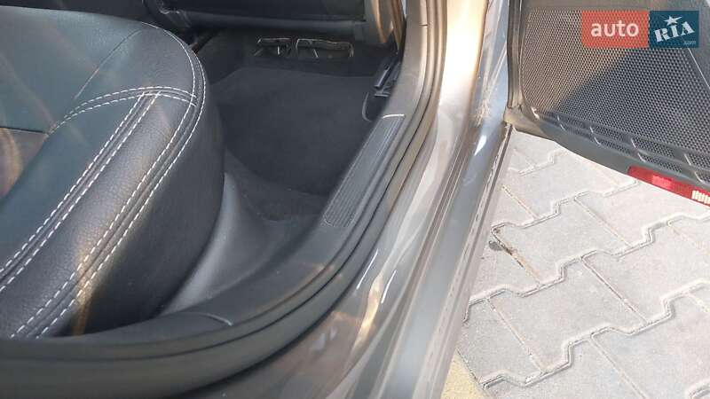 Універсал Volkswagen Golf 2015 в Києві