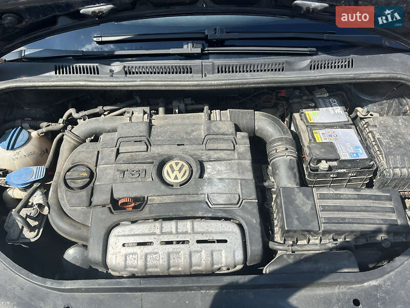 Хетчбек Volkswagen Golf 2008 в Рівному