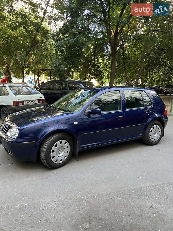 Хетчбек Volkswagen Golf 2003 в Одесі