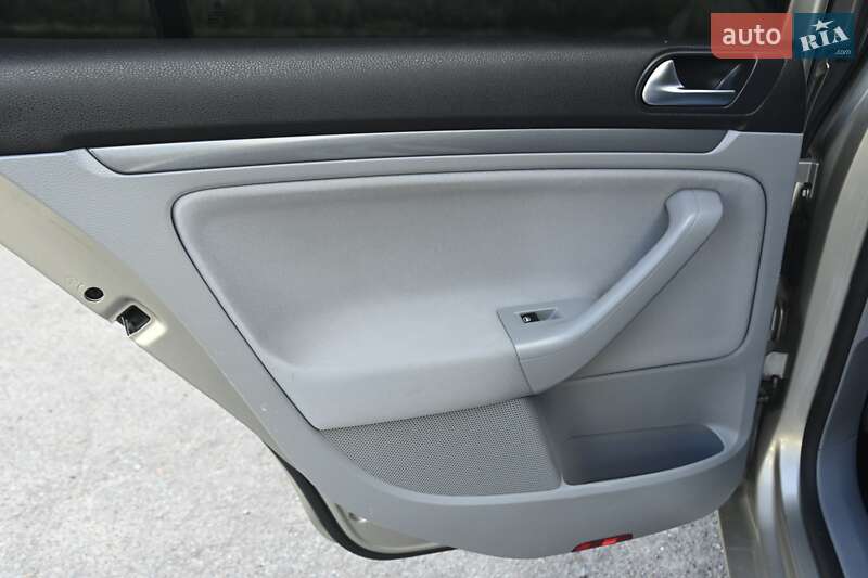 Універсал Volkswagen Golf 2008 в Бердичеві
